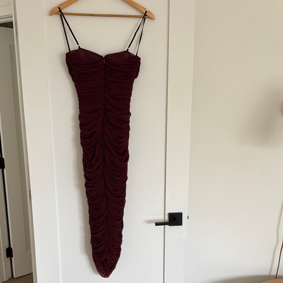 House of CB Sirene burgundy ruched bodycon midi dress SMALL Ruched Dress - Picture 3 of 12